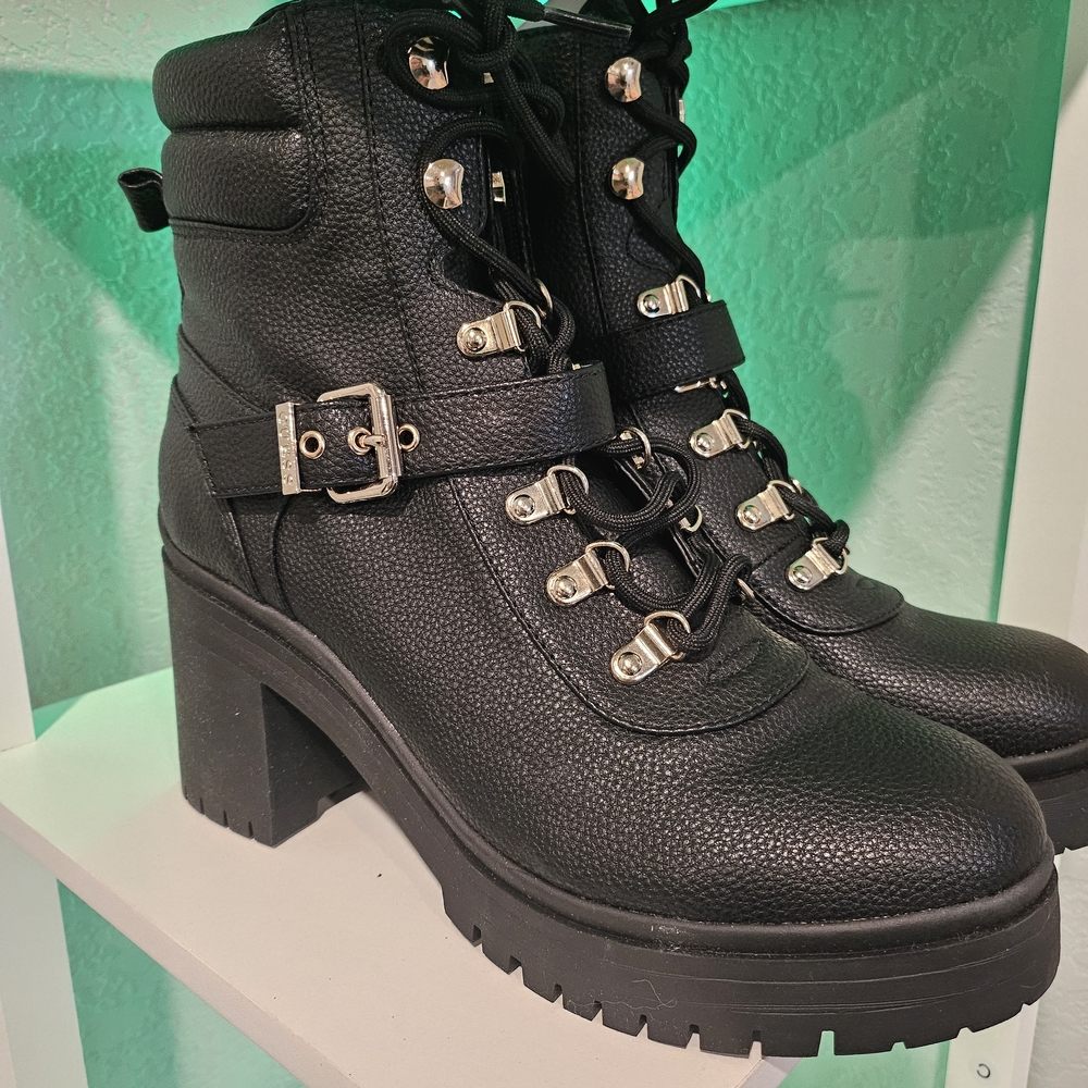 Brand New Guess Boots